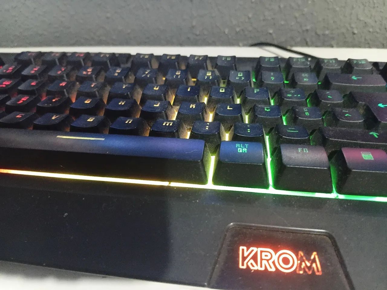 Teclado com Led USB sem caixa novooo - Foto 2
