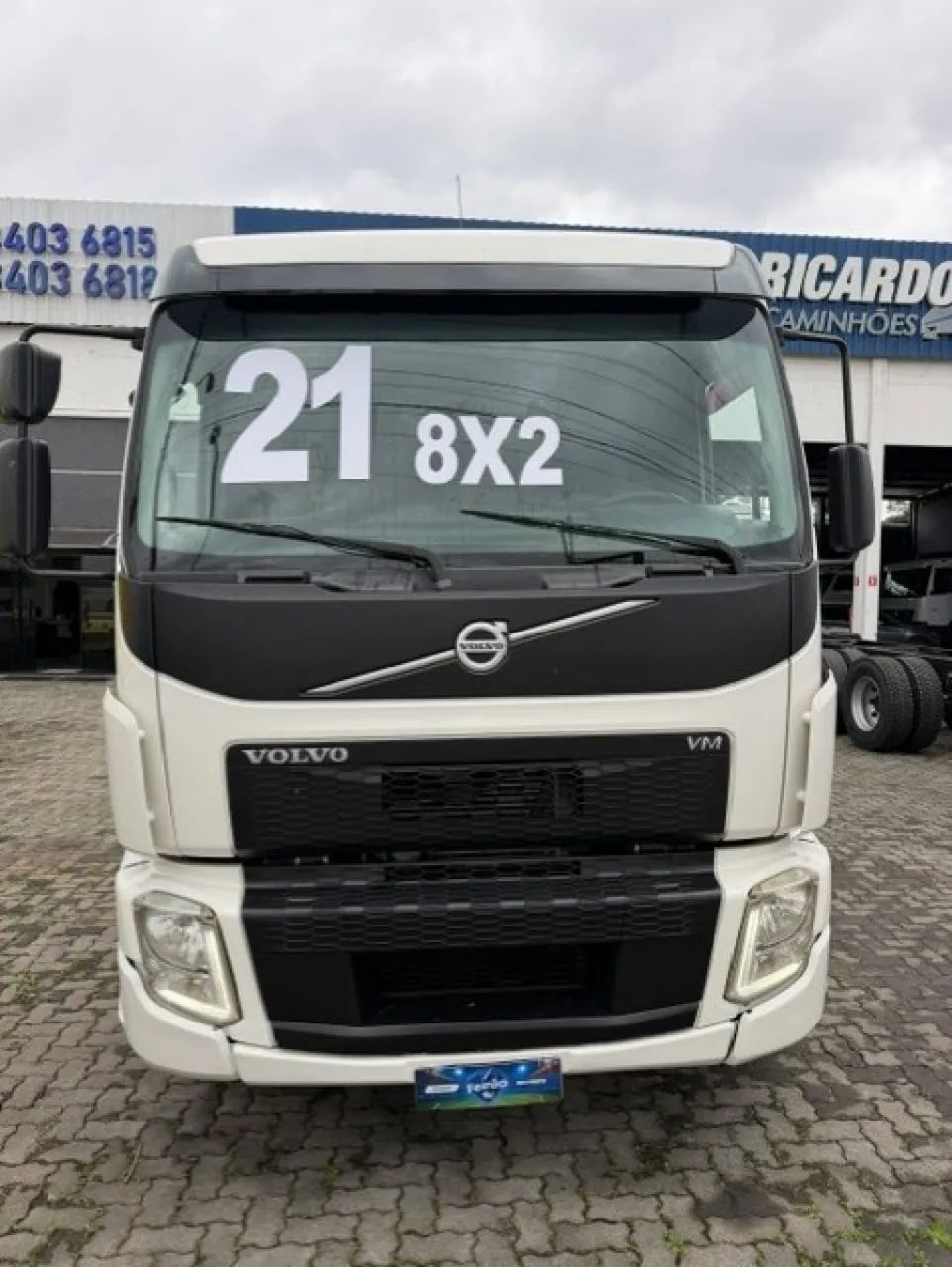 VOLVO VM 330 8x2 2P (E5) - Foto 4