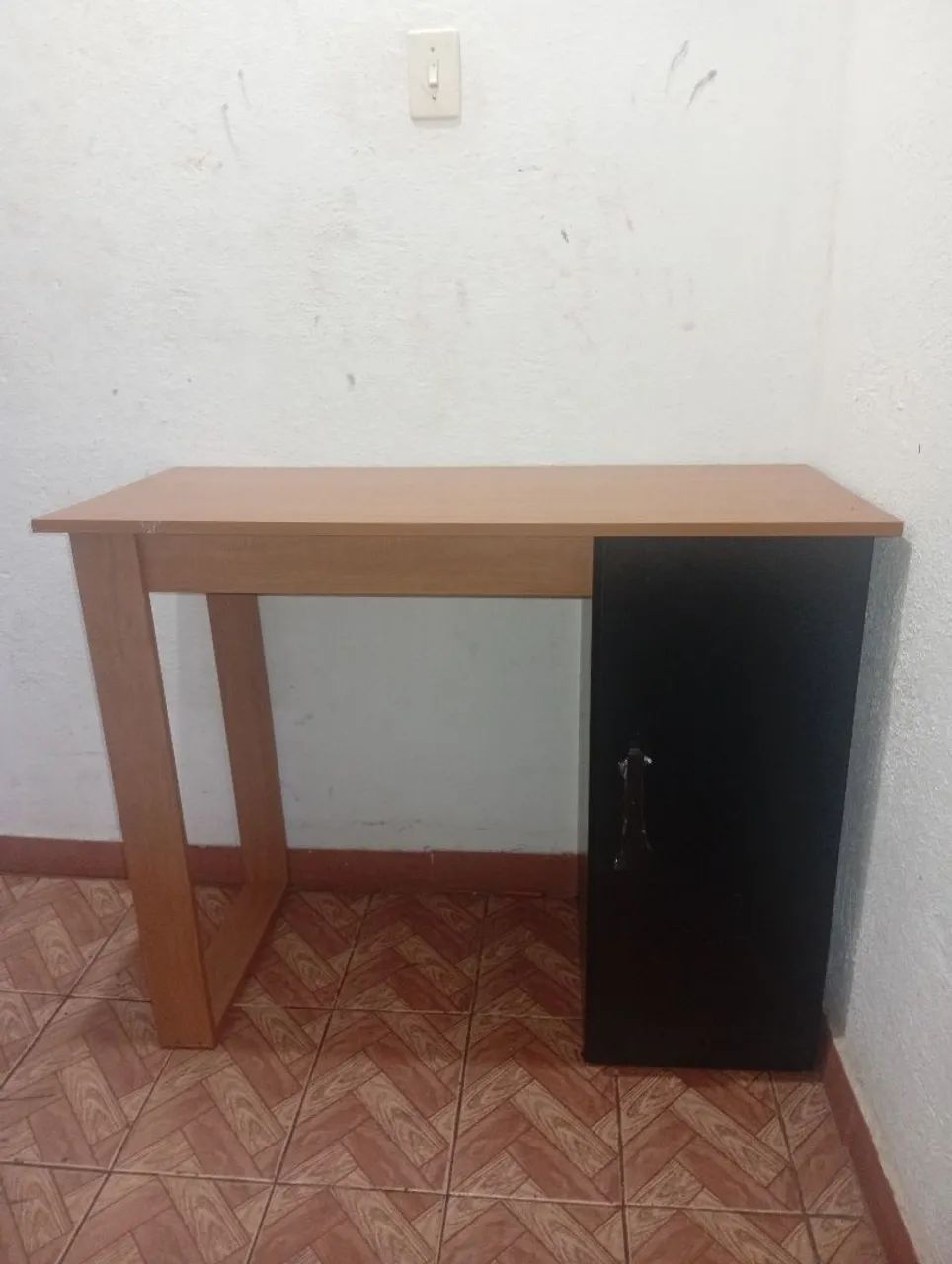 Vendo escrivaninha semi nova  - Foto 4