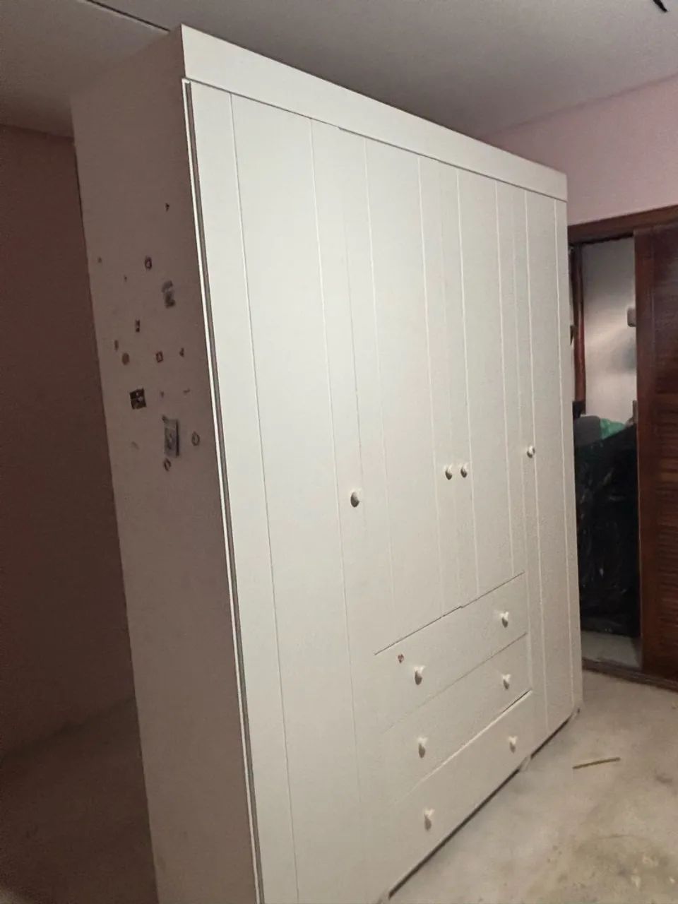 Guarda-roupa branco