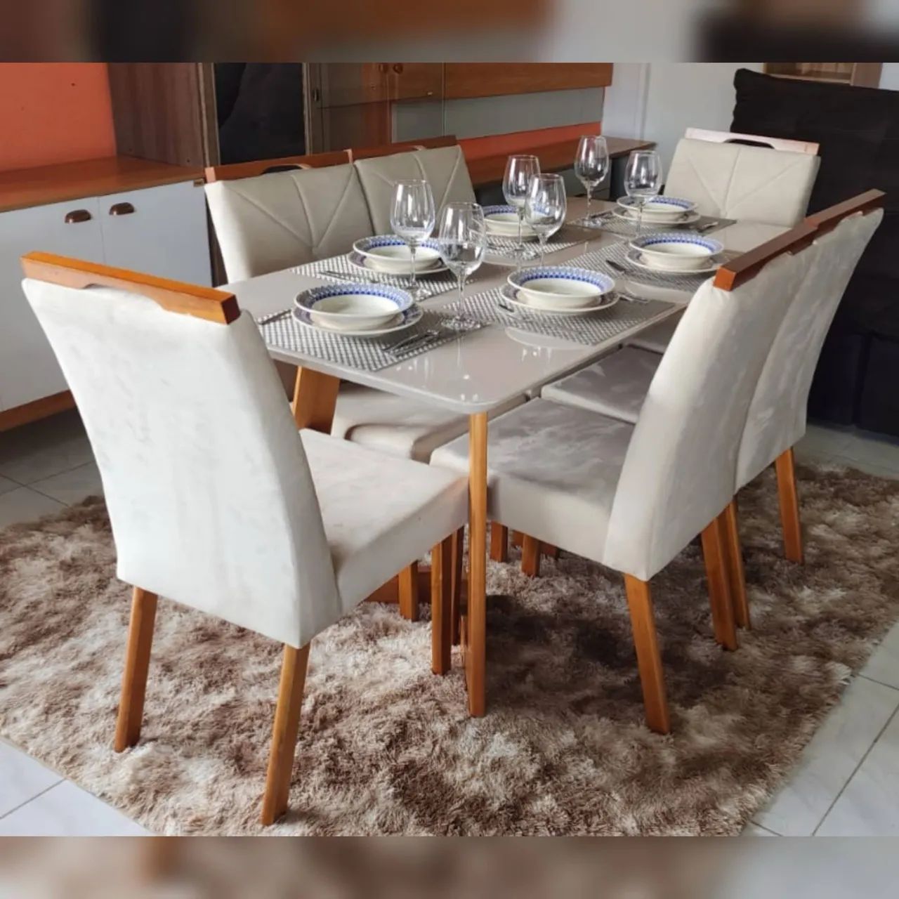 Mesa de Jantar com 06 cadeiras Madeira Maciça  - Foto 3