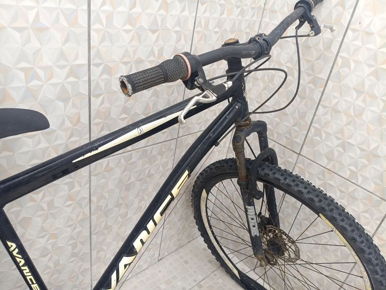 BICICLETA AVANCE ARO 29 USADA - Foto 3