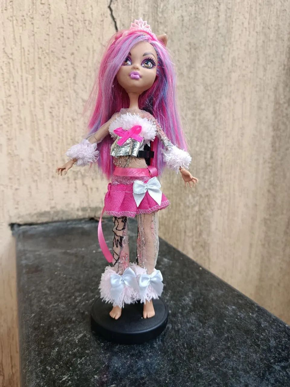 Monster high (só a roupa) leia!
