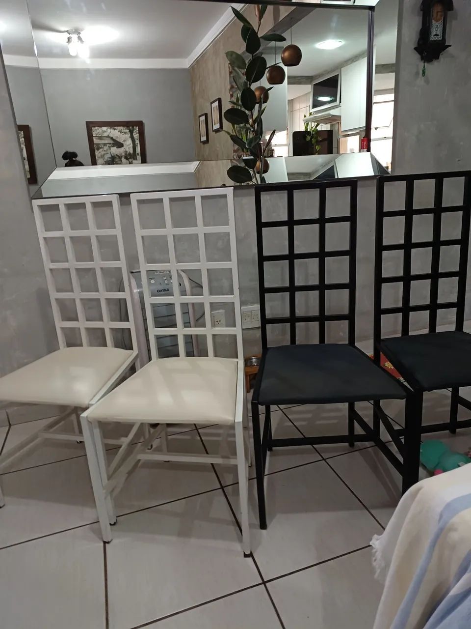 MESA COM 4 CADEIRAS (aceita propostas) - Foto 5
