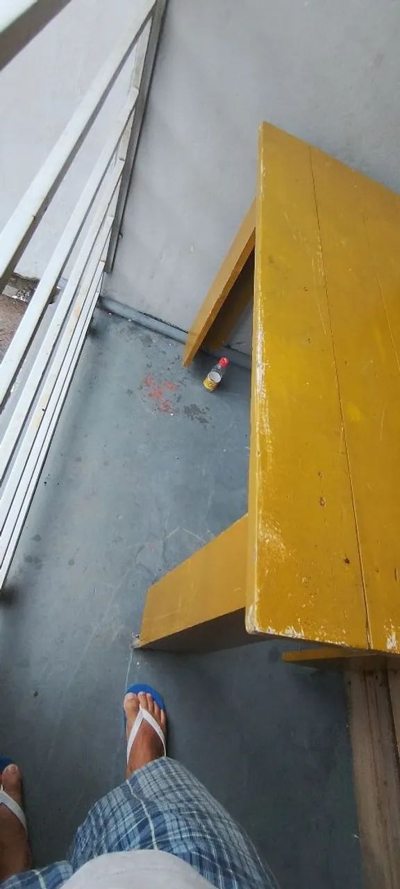 Mesa de madeira maciça  - Foto 4