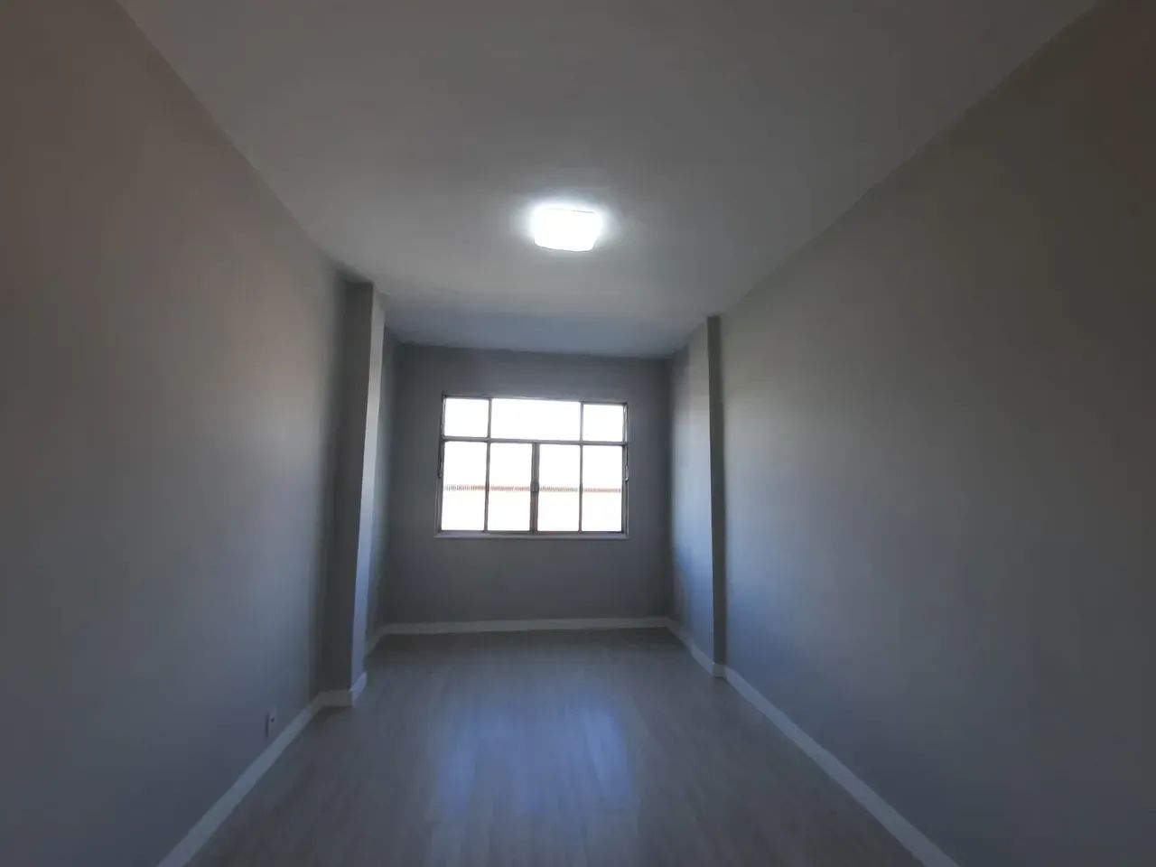Apto de 2 quartos todo reformado, próximo antigo Cimento Branco.