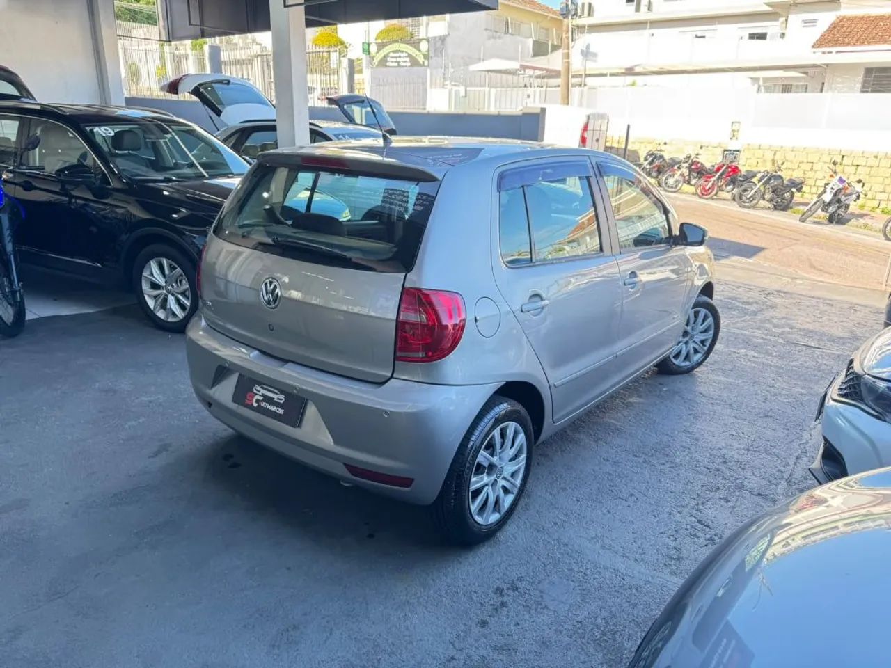 Volkswagen Fox 1.0 MI Total Flex 8V 5P 2013 - Foto 4