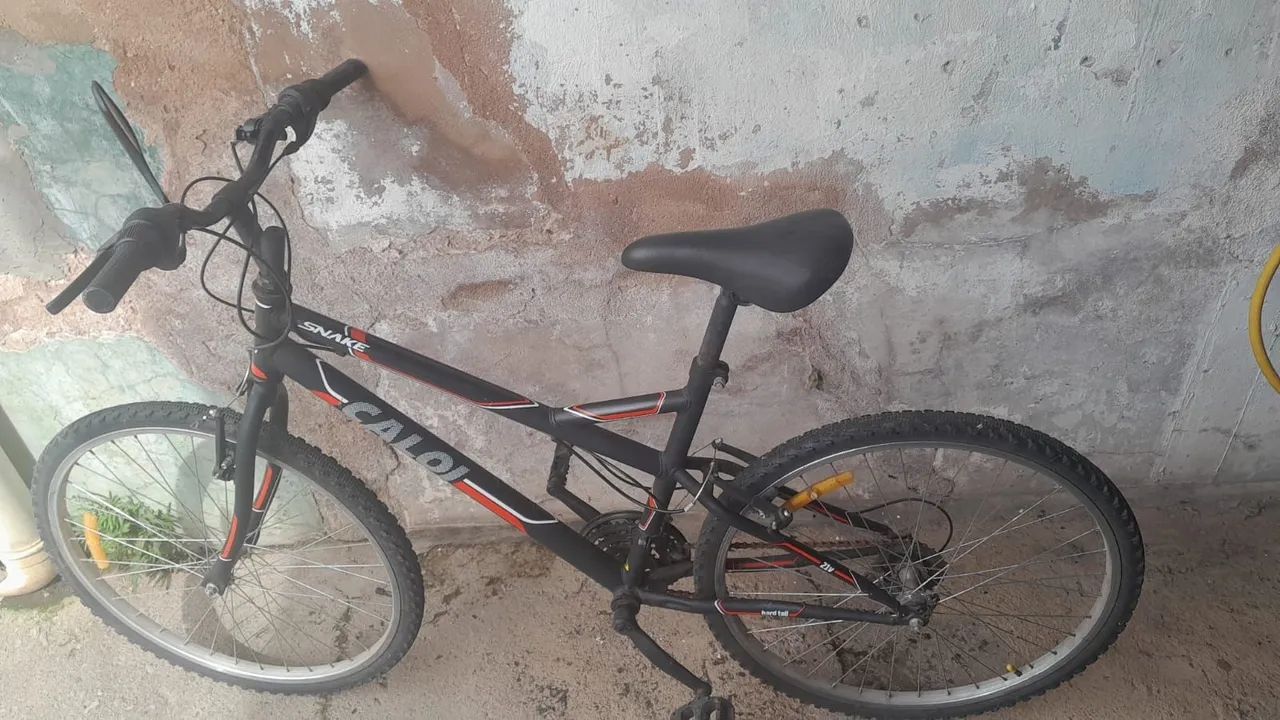 Bicicleta caloi aro 24 com marcha e retrovisor  - Foto 2