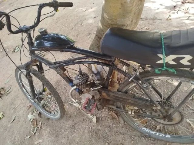Uma bicicleta motorizada  - Foto 4