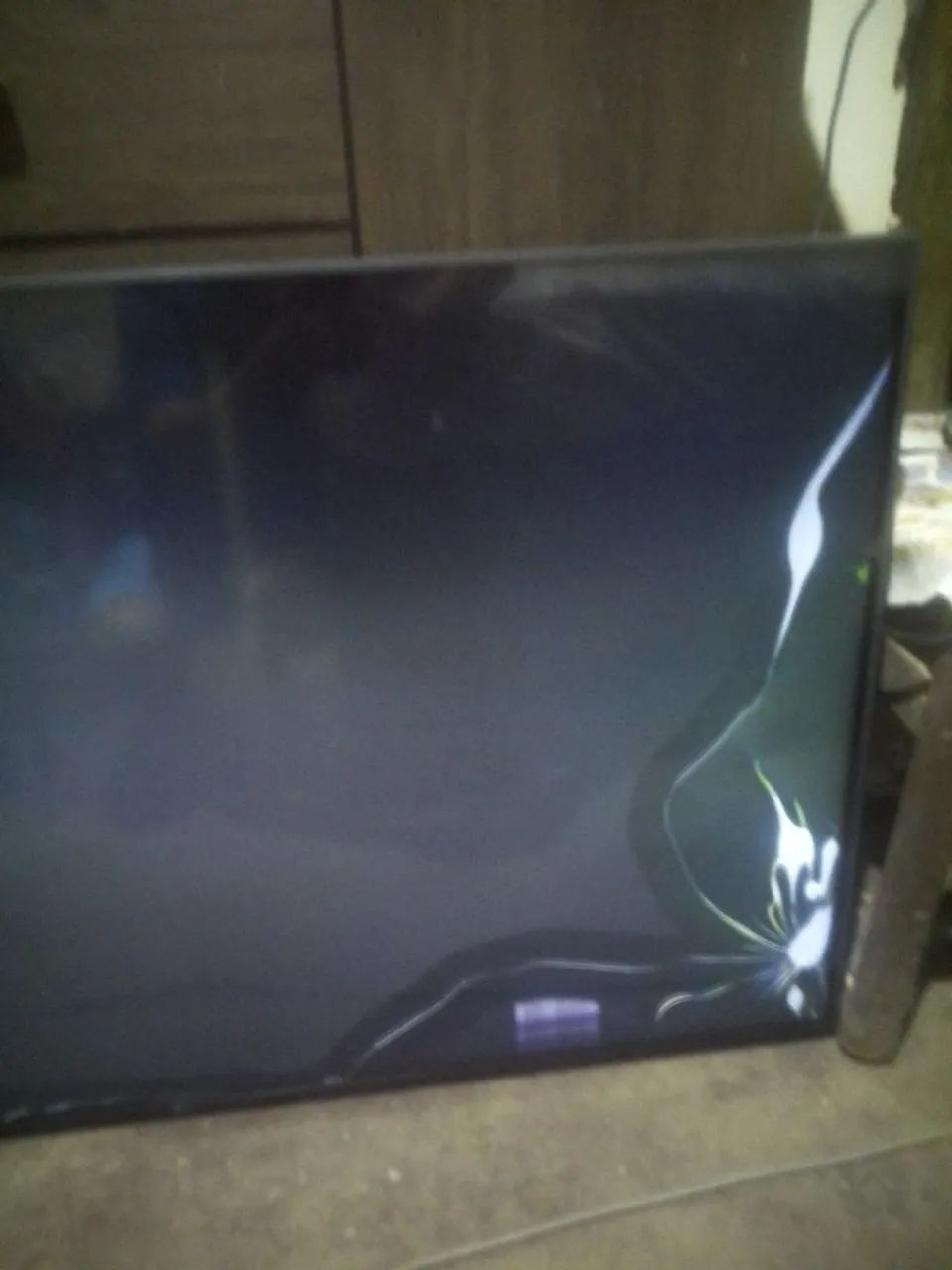 TV LG Tela Quebrada 