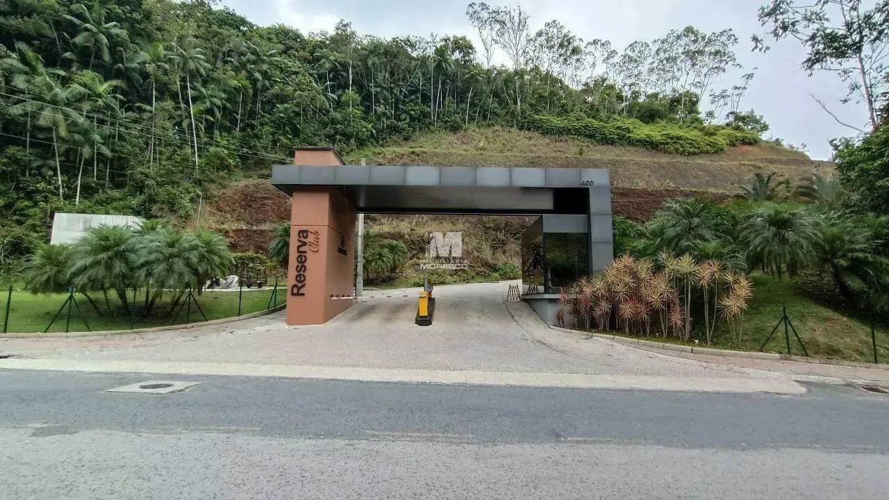 Terreno a venda em condominio alto padrão em Brusque