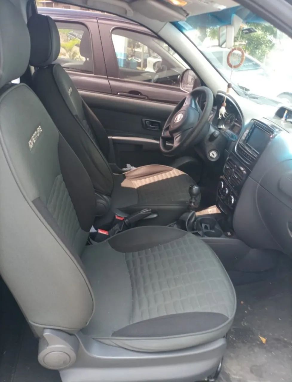Fiat Strada Adventure1.8/ 1.8 Locker Flex CD 2015 - Foto 2
