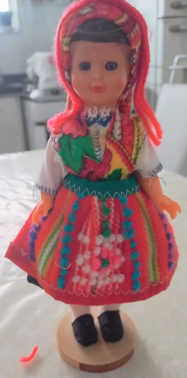Uma boneca  Minho Portugal com 22cm  nova - Foto 2