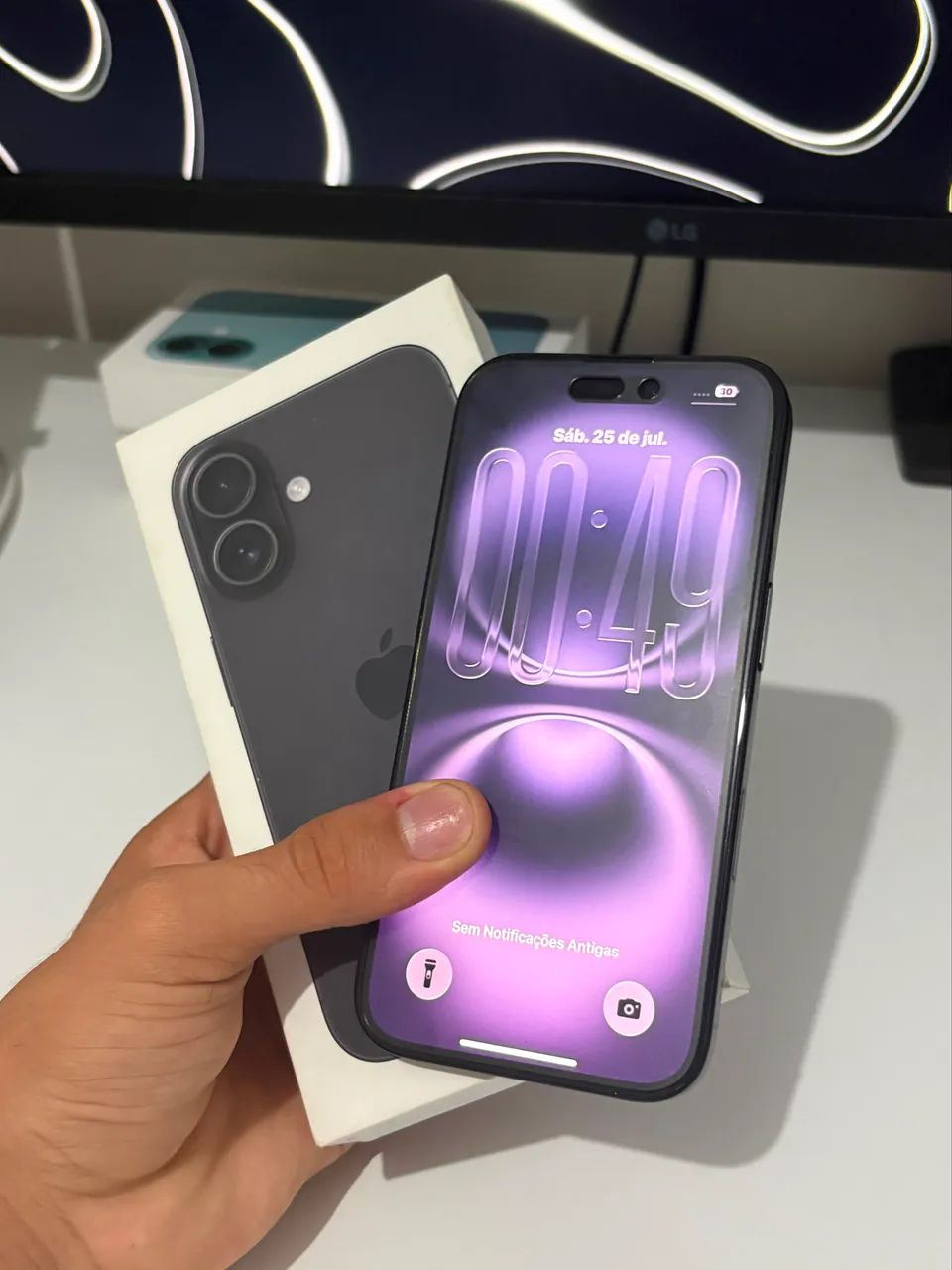 iPhone 16