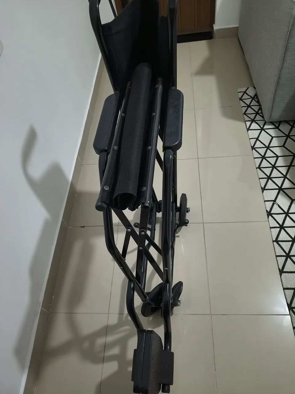 Cadeira de rodas. - Foto 2