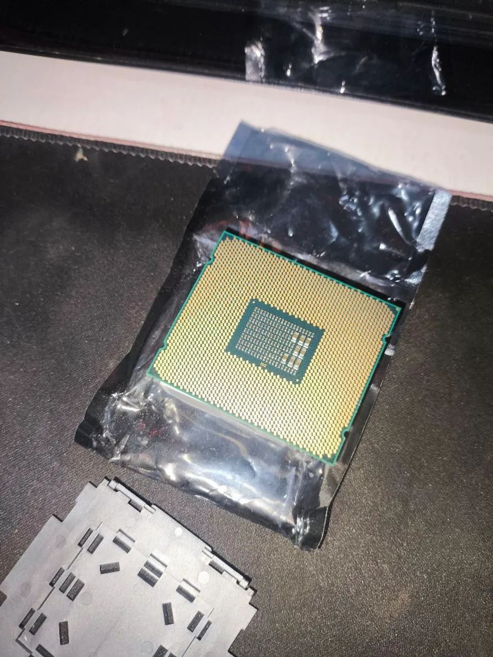 Intel Xeon E5-2680 v4 - 14 Cores / 28 Threads - Foto 2