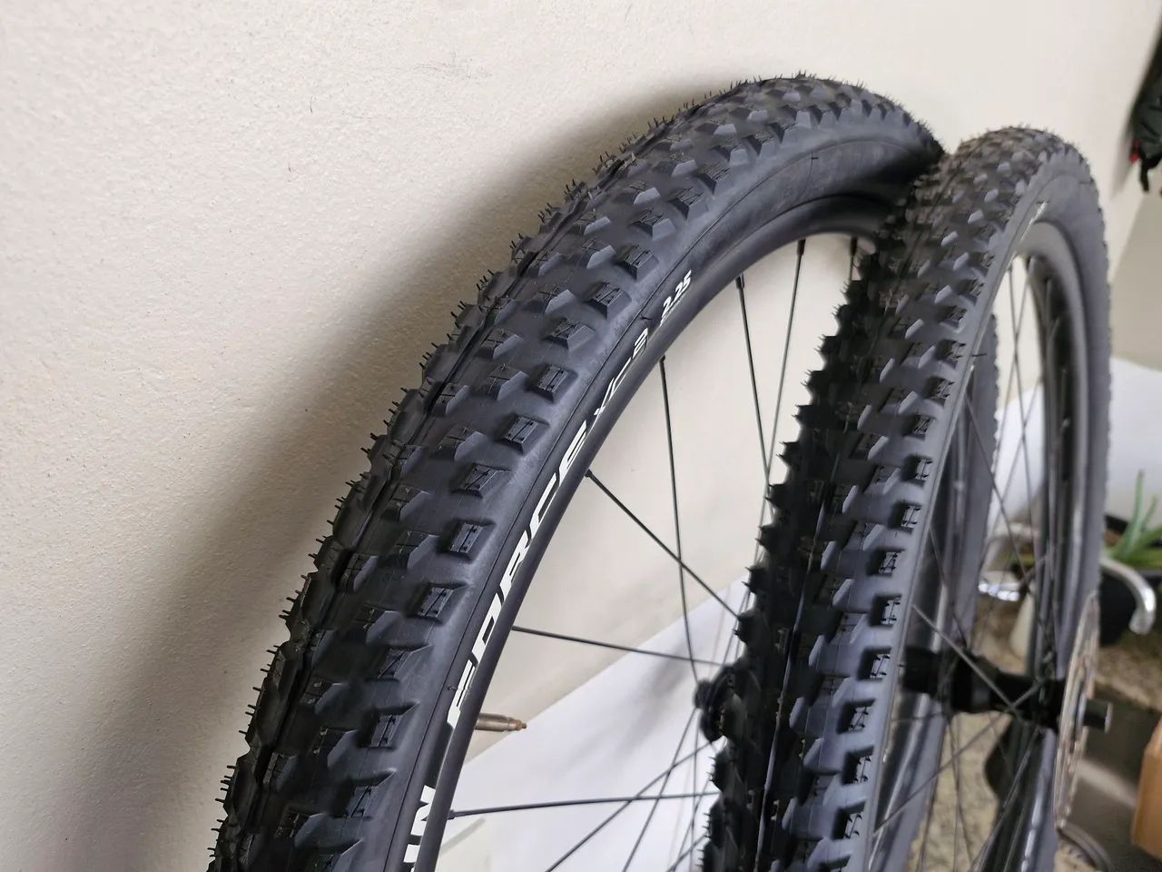 Rodas completas SENTEC tubless 29 - Foto 3