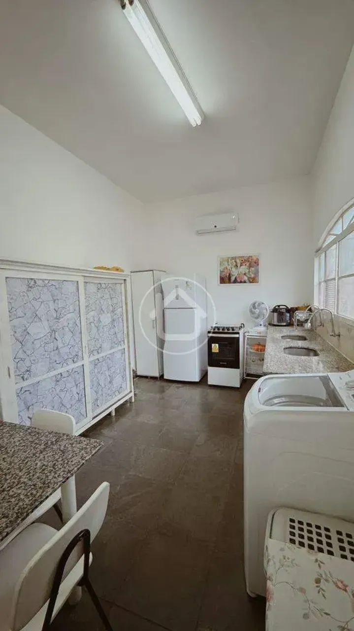 CASA TERREA COM SOBRA DE TERRENO - Foto 2