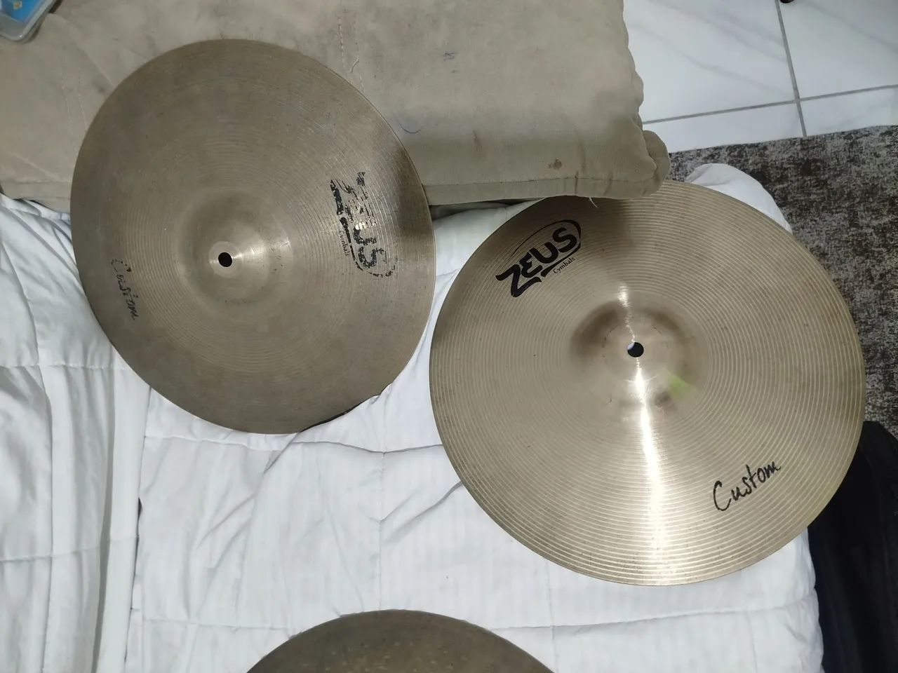 Pratos de bateria Zeus e Zildijian série K - Instrumentos musicais