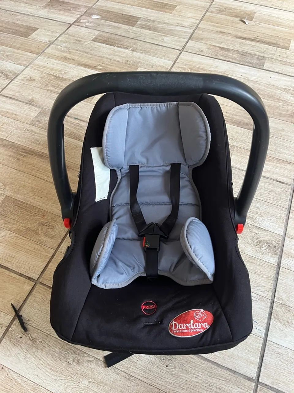 Bebê conforto Dardara - 140,00 