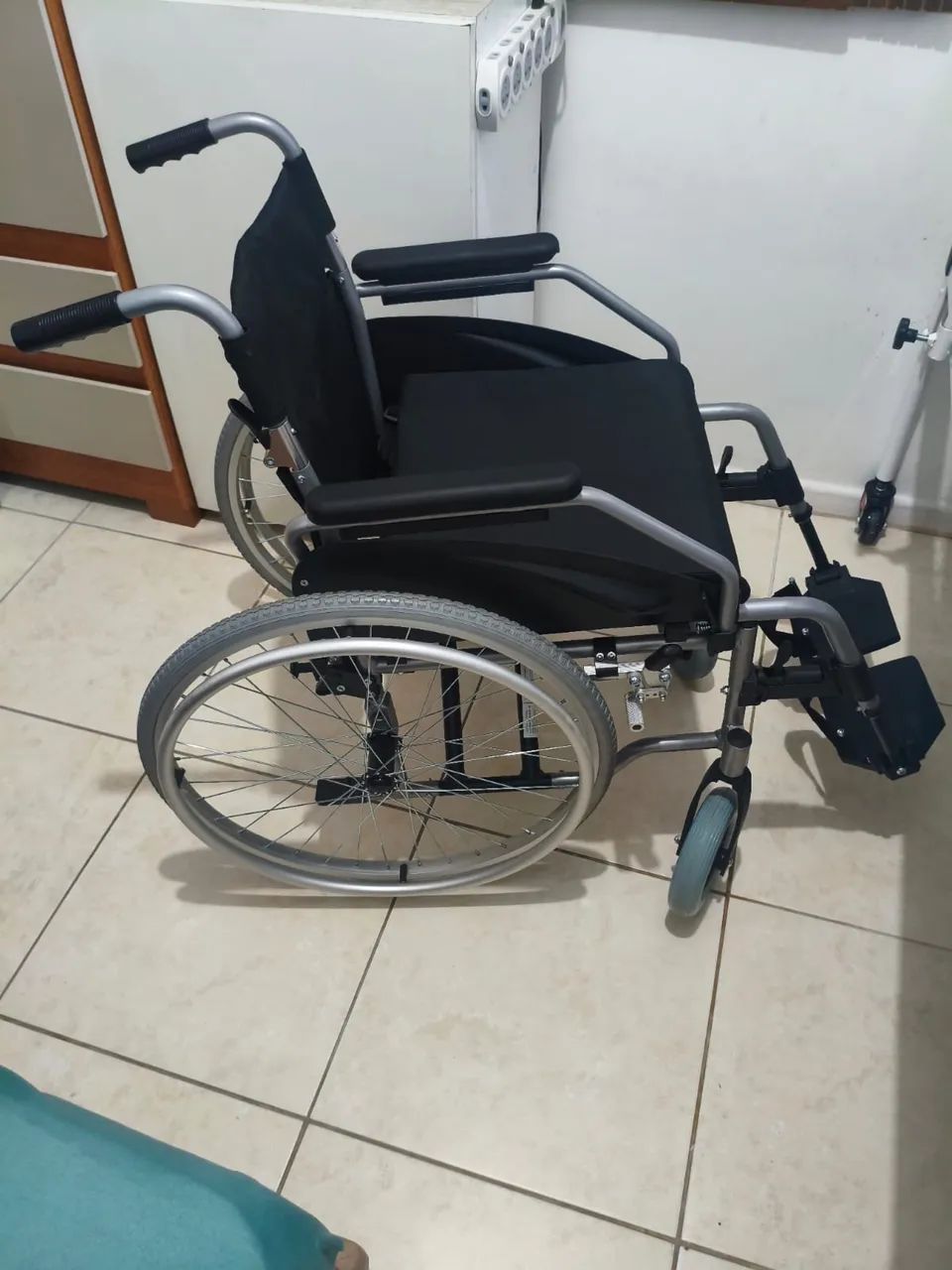 Cadeira de Rodas - Foto 2