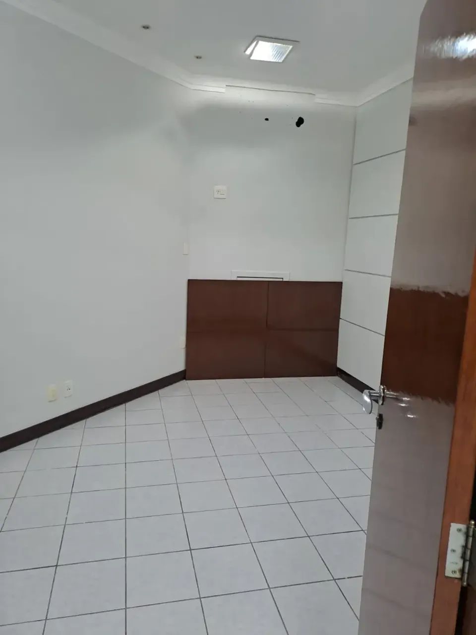 SALA COMERCIAL, ED. WORK TOWER, REGIÃO DO CENTRO, PROX UNIMED, DIVIDIDA EM DUAS SALAS - Foto 5