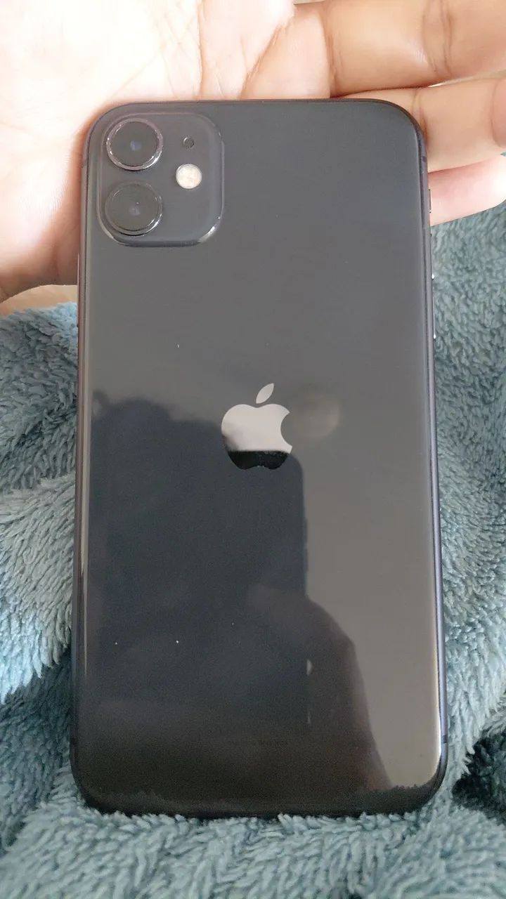 Vendo 2 iPhones seminovos 