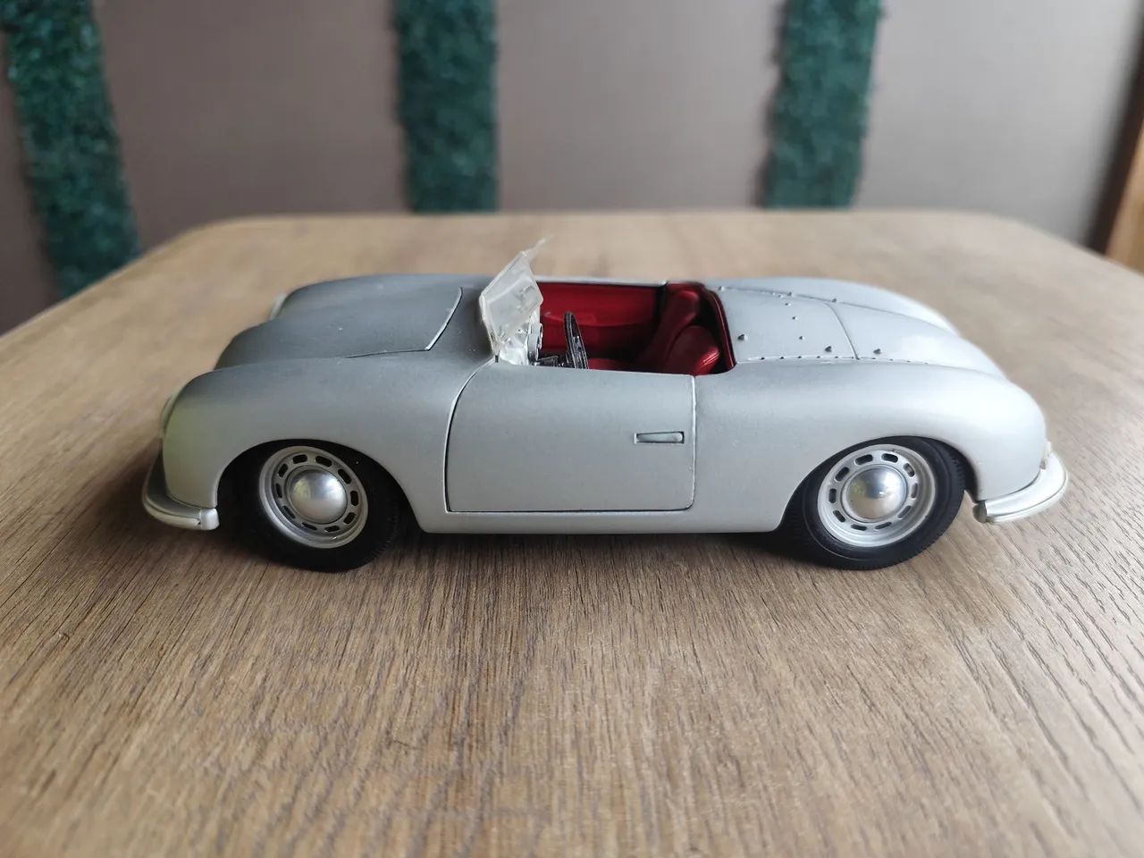 Porsche rodster 1948 .  1/18