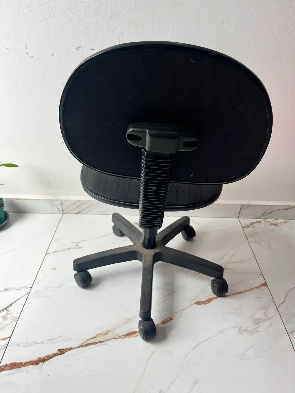 Cadeira de escritório simples - Foto 2