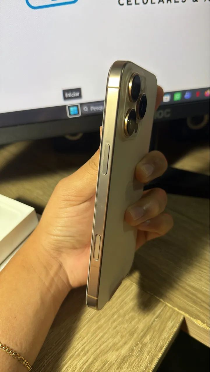 iPhone 16 Pro Max 256gb Desert ainda na G. Apple  - Foto 3