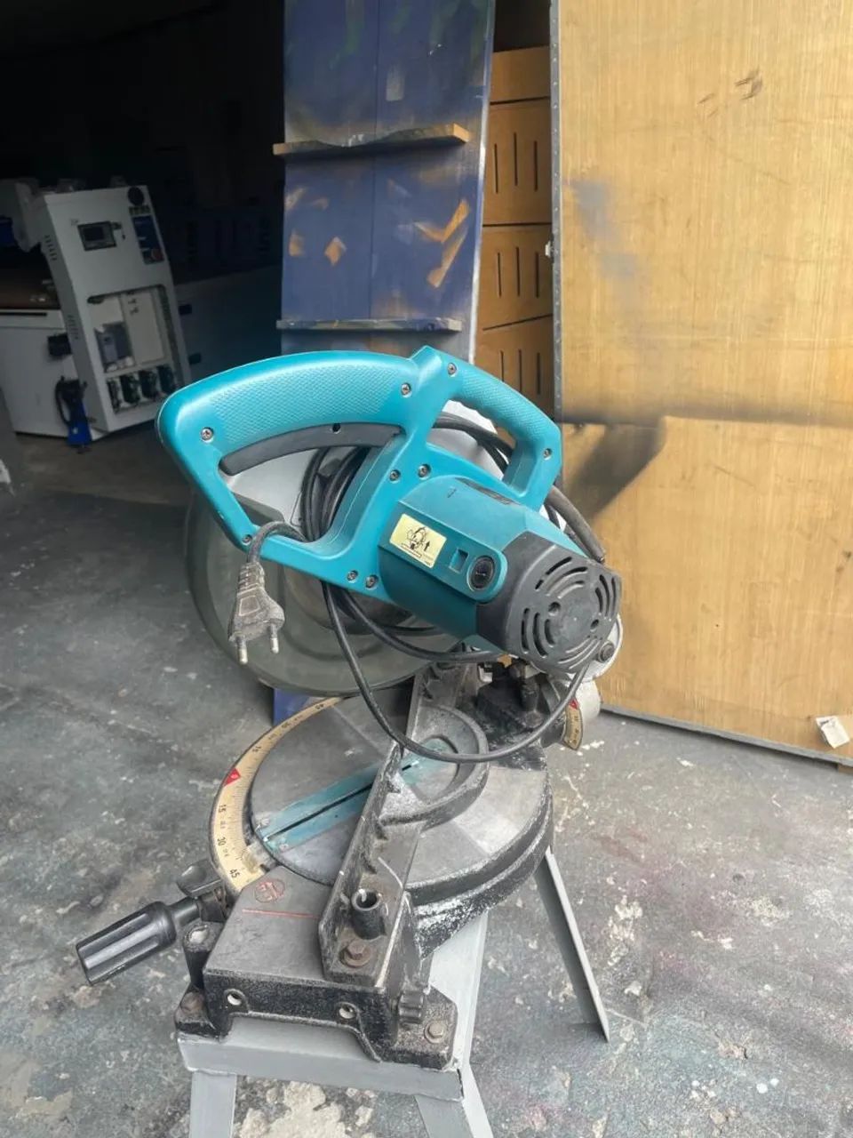 Serra meia esquadria