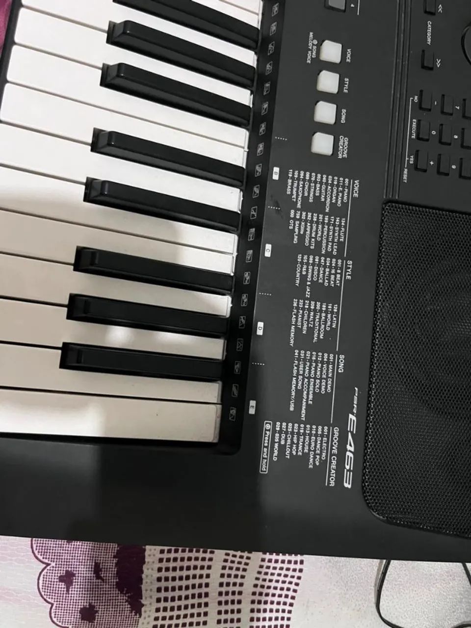 Teclado Yamaha E463