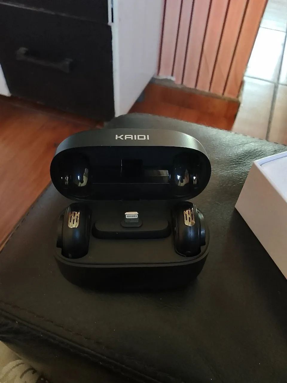 Vendo um microfone magnético 2ln1 de lapela sem fio 