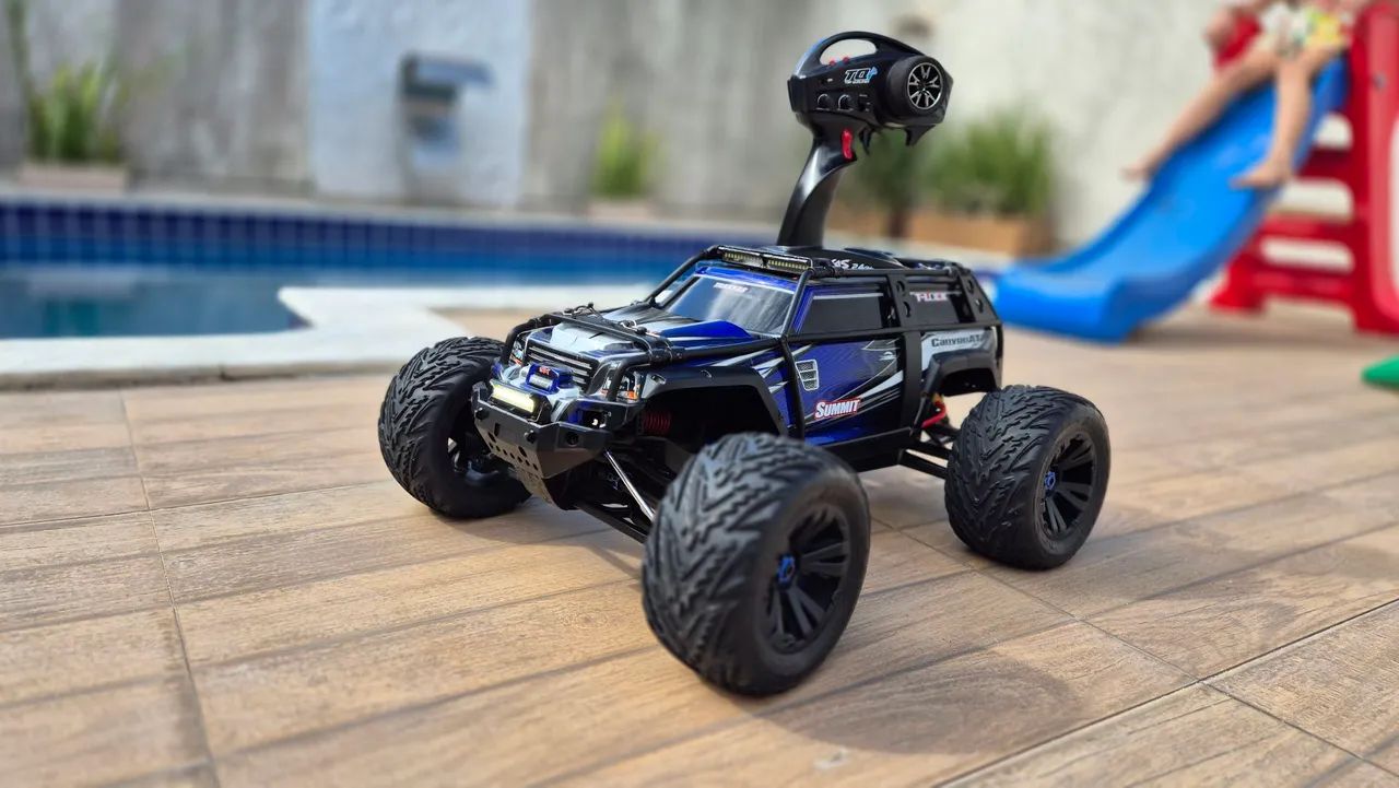 Automodelo TRAXXAS E-REVO 1/10 elétrico completo