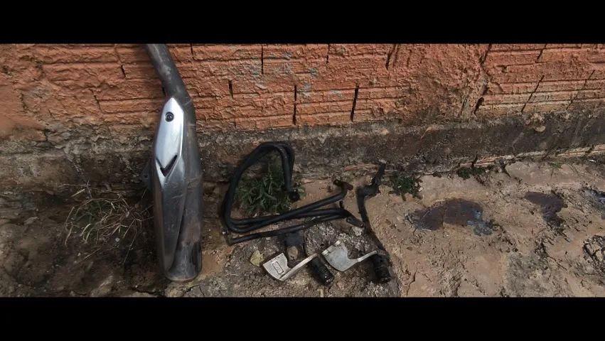 2 Protetor de tanque e escapamento silencioso 