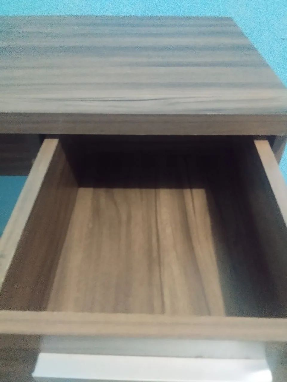 Escrivaninha com cadeira  - Foto 2