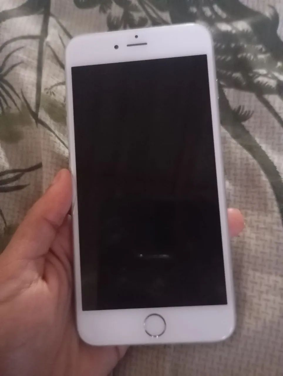 Vendo esse iPhone , está funcionando porém tem que tirar o Gmail,valor a combinar. - Foto 3