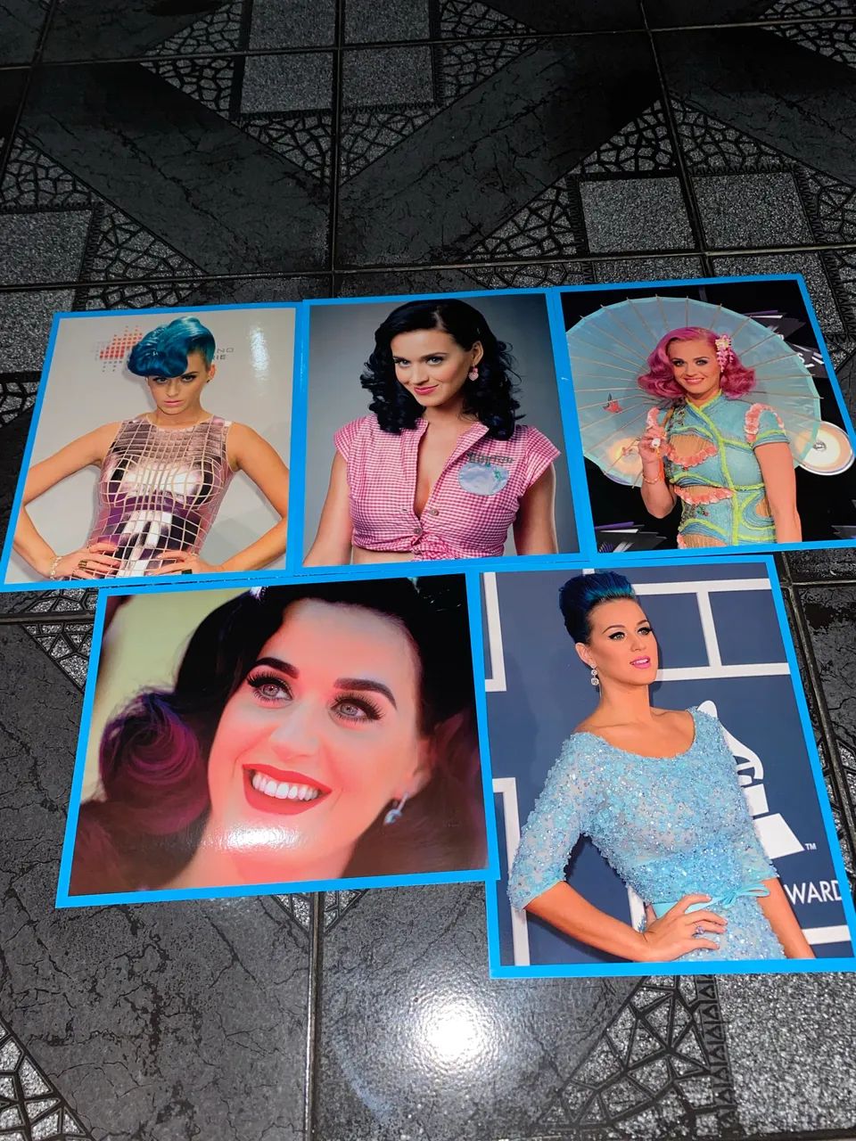 kit de Revistas e pôsteres Katy Perry  - Foto 2