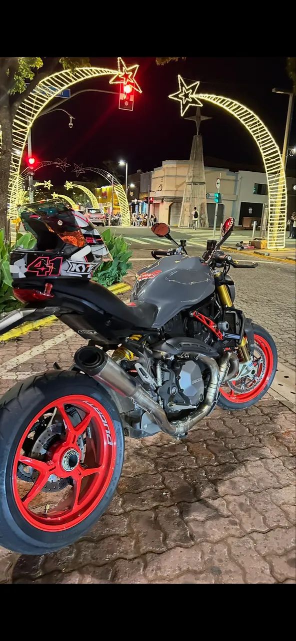 Ducati 1200S 