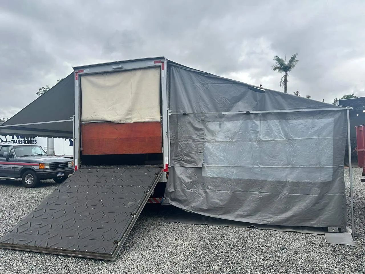 BAU CASA MOTORHOME PARA RODEIO E CAMPING PRATA 2015/2015 - Foto 3