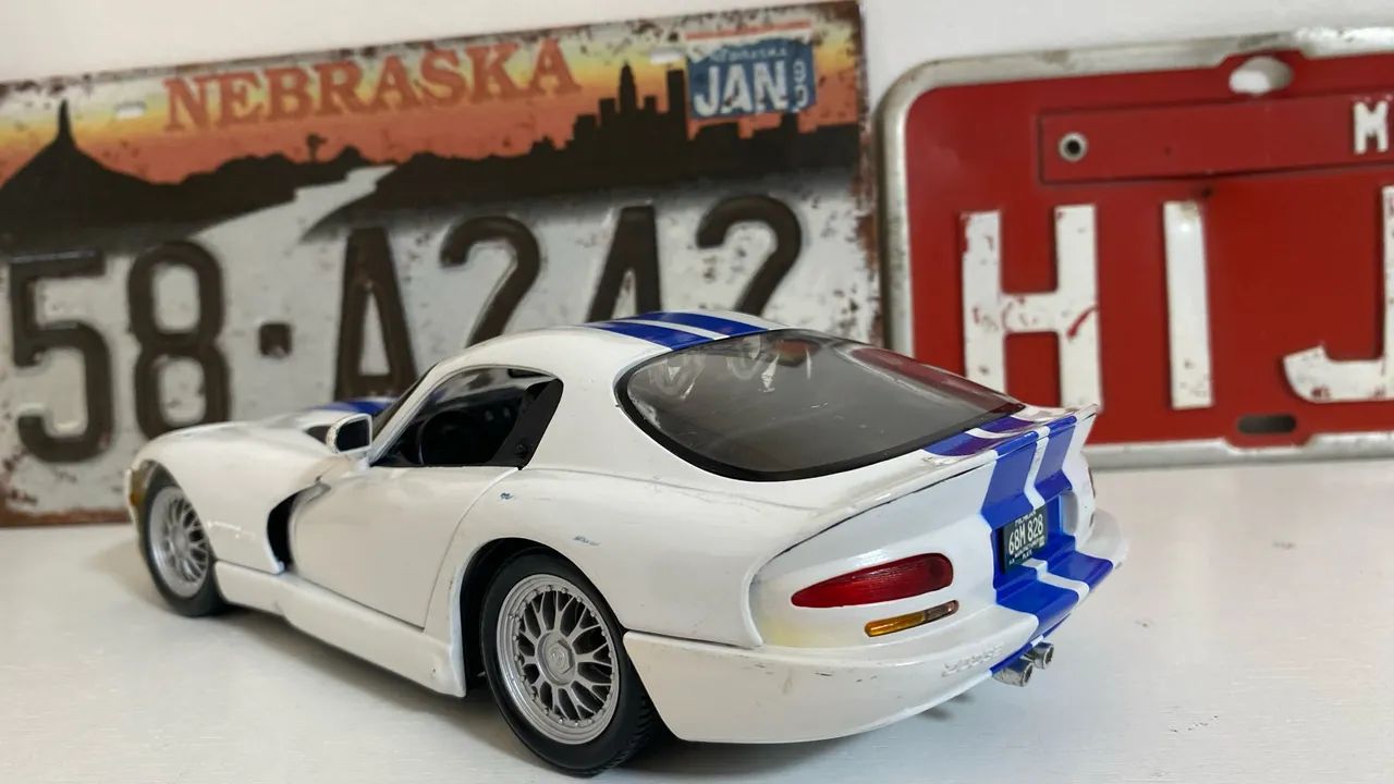 Miniatura Dodge Viper 1/18 - Foto 3