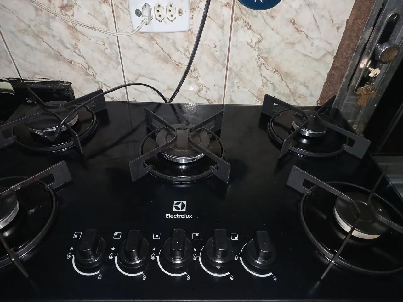 Cooktop electrolux modelo KE5GR 5 bocas 