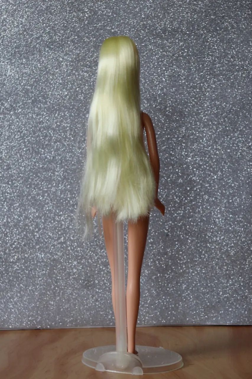 Boneca Defa Lucy estilo Barbie Fashionista - Foto 3