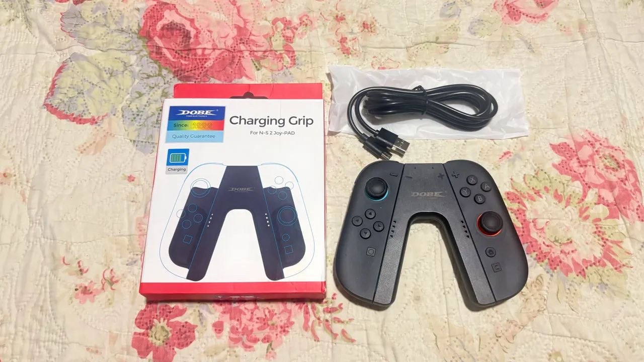 Joycon Nintendo Switch 2 + Grip Dobe (recarrega)