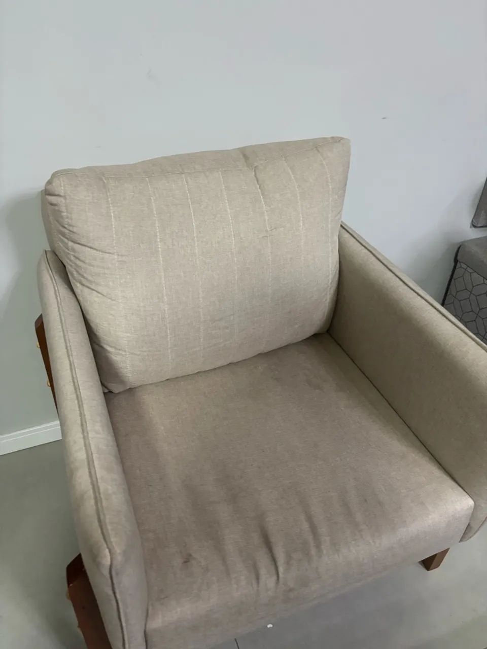 Kit com 2 Poltronas Decorativas Linho Bege Orion 77cm - Foto 2