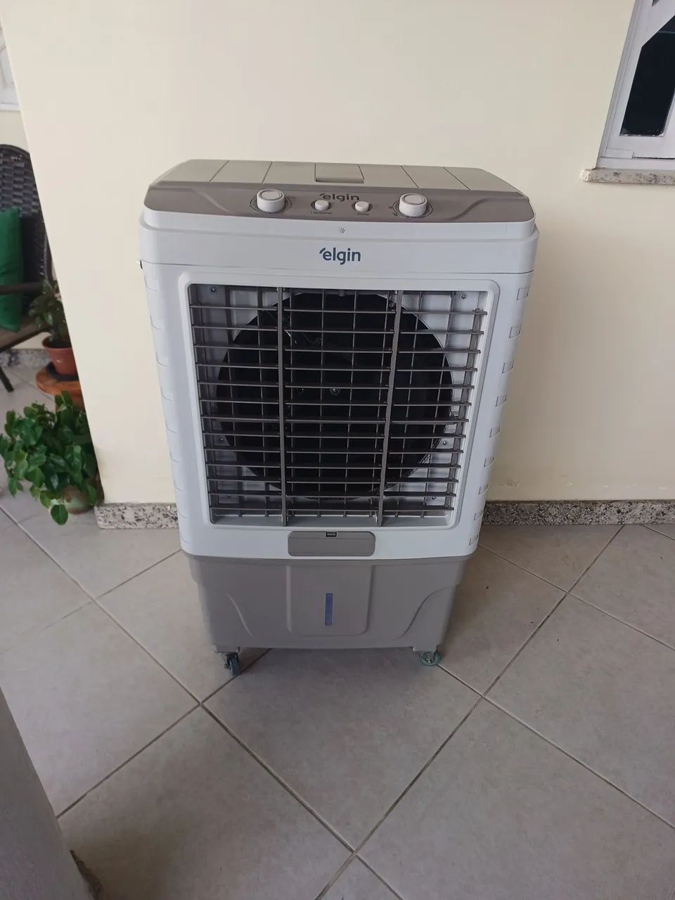 Climatizador Elgin 65L semi novo