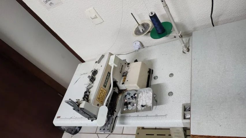 Vendo Botoneira Siruba Industrial - Foto 3