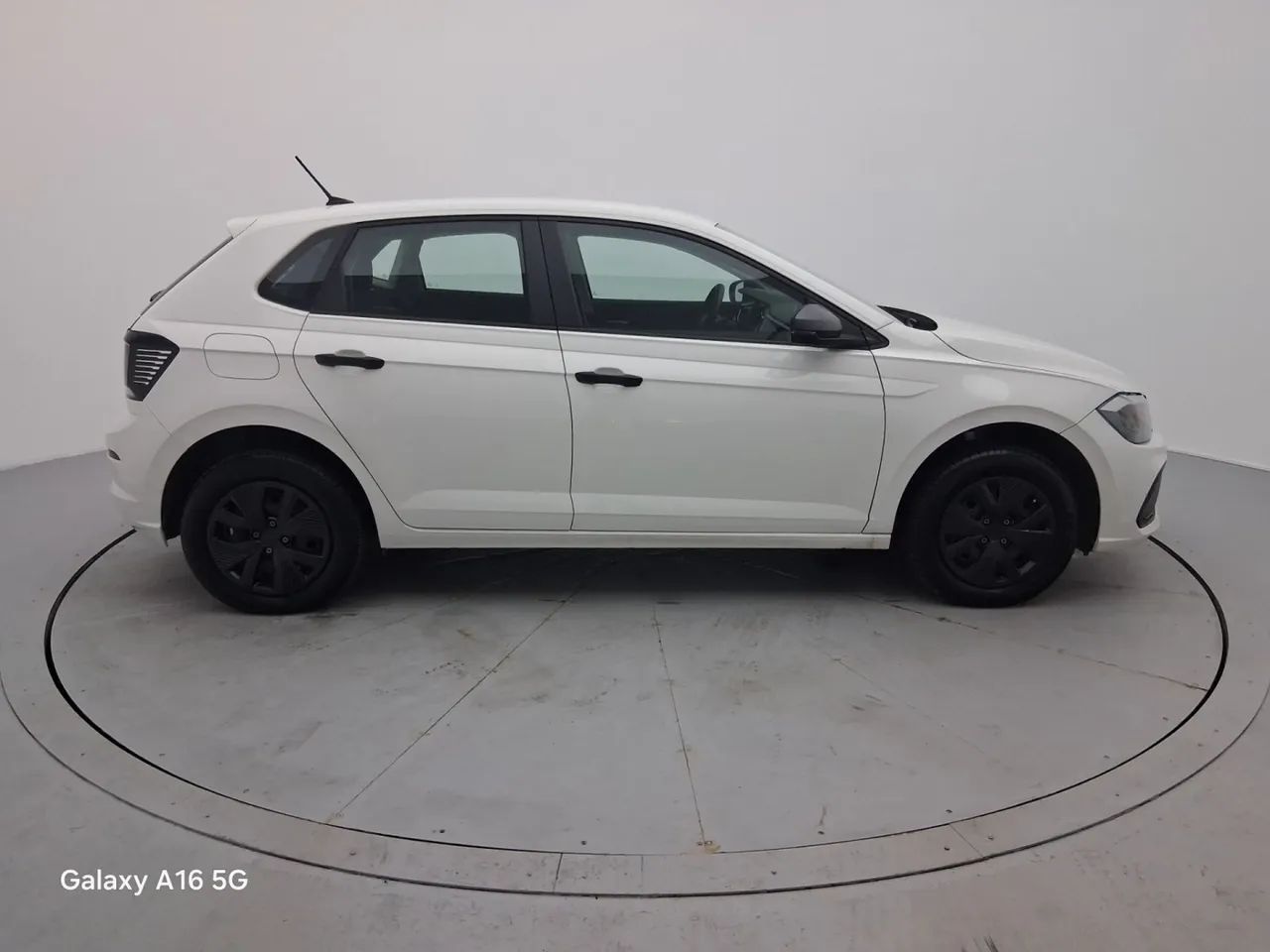 Volkswagen Polo Track 1.0 Flex 12V 5p, foto 6 de 18