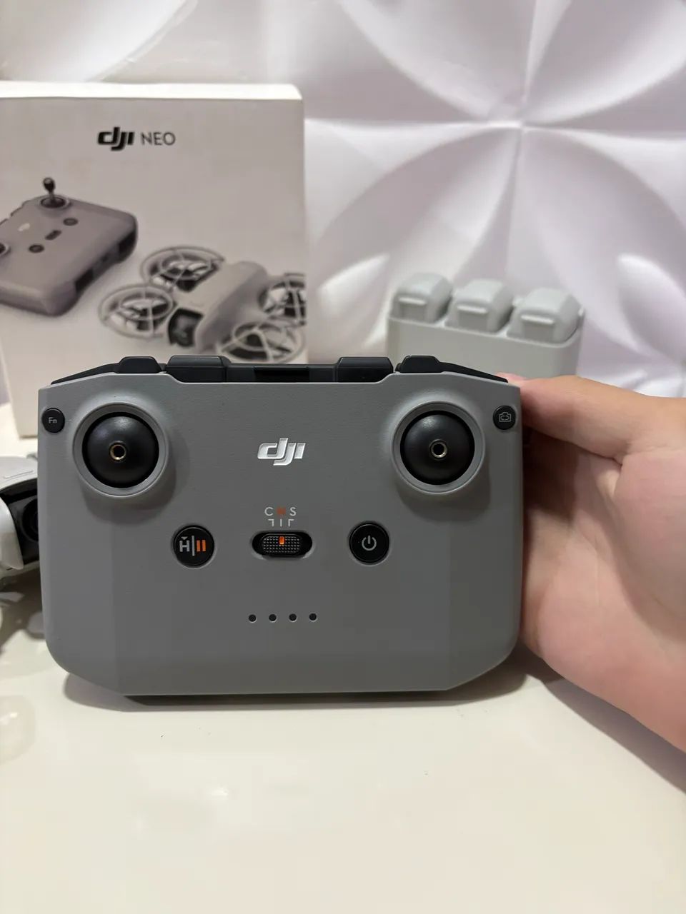 VENDO DJI NEO FLY MORE COMBO + SHOULDER BAG - IMPECAVEL - Foto 4