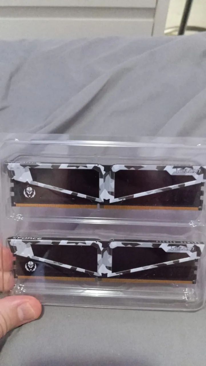 2 Memórias 8g ddr4 3200